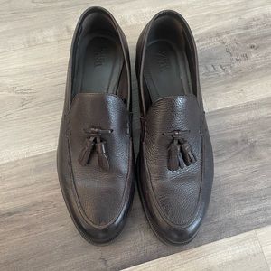 Leather Zara loafers with tassels. Size 44 US shoe 11. Great condition.
